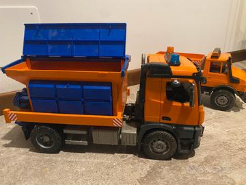 2 camion spargisale bruder