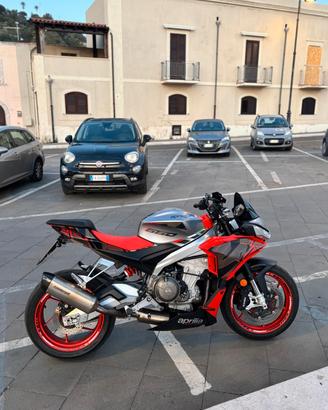 Aprilia tuono 660