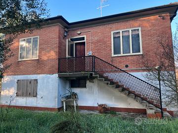 Via ravenna - casa di 2 appartamenti con parco