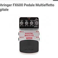 Pedale multi effetto