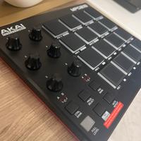 Akai MPD218  controller midi