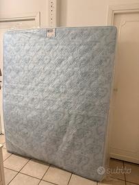 Materasso matrimoniale in perfette condizioni