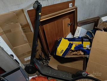 Monopattino elettrico ninebot