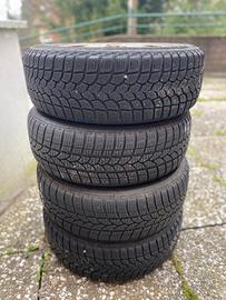 4 gomme invernali con cerchi in lega 185 / 60 R 15