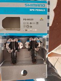 pedali sgancio rapido Shimano