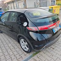 HONDA
Civic 8a serie 1.4 i-VTEC 5P
