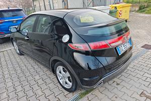 HONDA
Civic 8a serie 1.4 i-VTEC 5P