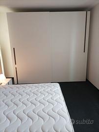 ARMADIO SETTIMANALE E 2 COMODINI