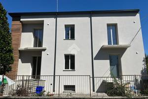 2 LOCALI A PARMA