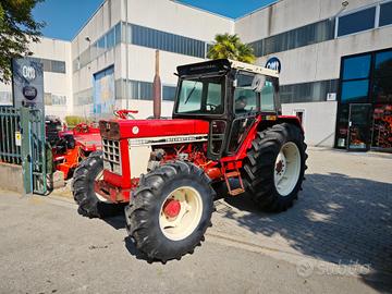 Trattore international 1055