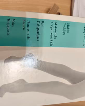 calze  terapeutiche speciali per le gambe 