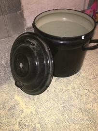 Pentola per conserve vintage in metallo nero