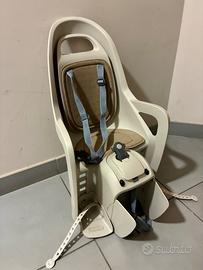 Seggiolino posteriore per bambino/a
