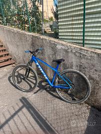 trek marlin 6 wheelie bike