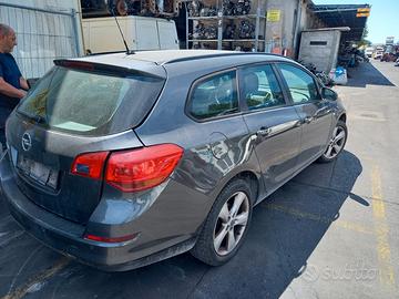 Ricambi Opel Astra Sport Tourer anno 2011