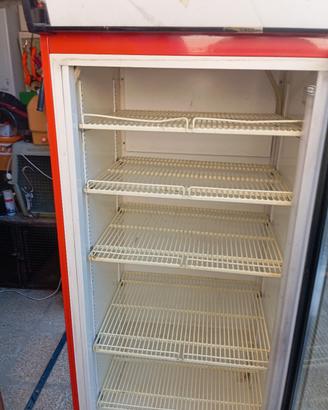 vetrina frigo coca cola