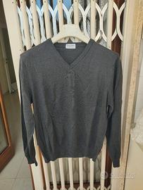 maglia con scollo a V