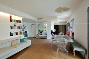 Attico ristrutturato con terrazza zona centro mare