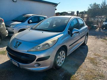 Peugeot 207 1.4 88CV 5p. ONE Line