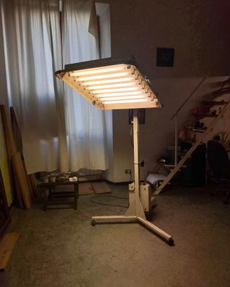 Grande lampada professionale da laboratorio