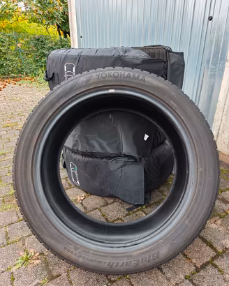 4 gomme invernali Yokohama 245/45 R19