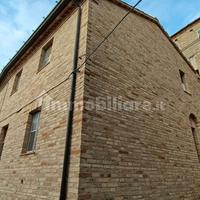 Immobile cielo/terra in centro storico a Treia