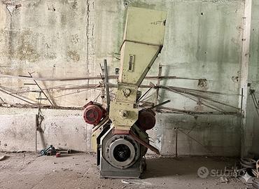 Pelletatrice o foraggio 110 kw piu inssacatrice