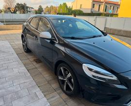 Volvo V40 r designer