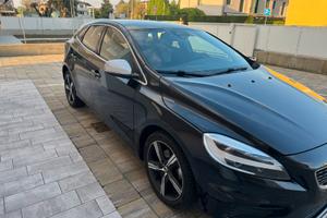 Volvo V40 r designer