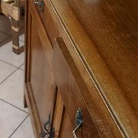 credenza arte povera con vetrina