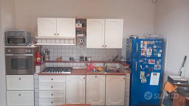 cucina e tavolo