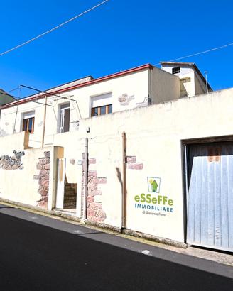 Proprietà abitativa con giardino, garage, terrazza