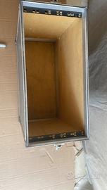 RACK PROFESSIONALE  4 U (10 fori)