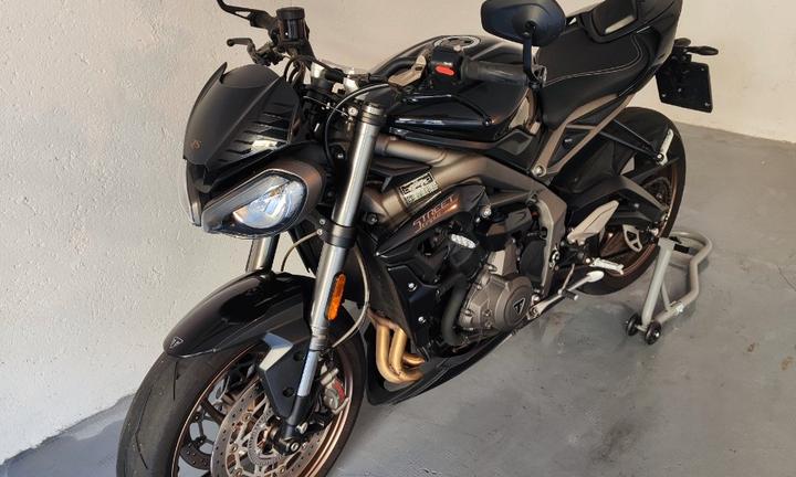 Triumph Street Triple - 2022