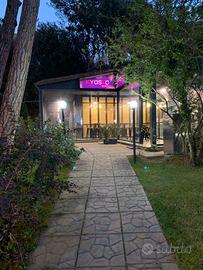 Locale con ampio giardino