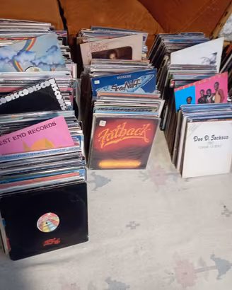 MIGLIAIA DI DISCHI LP E MIX 70/80/90, LEGGER