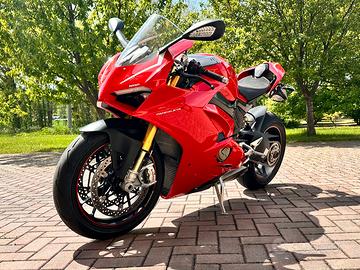 Panigale V4s