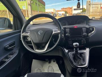 Lancia Y
