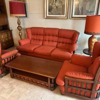 Divano + poltrone + tavolo