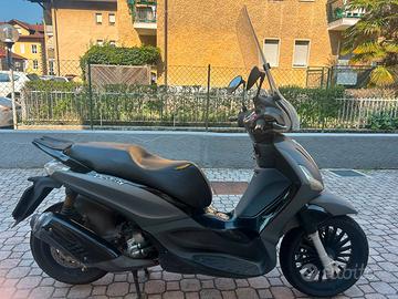 scooter Piaggio Beverly 300  
