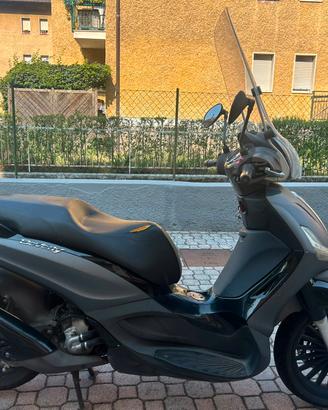 scooter Piaggio Beverly 300  