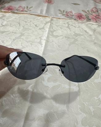 Occhiali da sole neri ovali