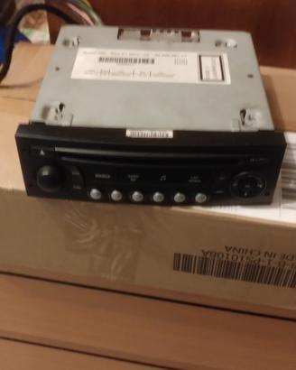 STEREO AUTORADIO RADIO LETTORE MP3 CD MUSICA PEUGE