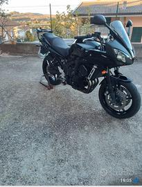 YAMAHA FAZER 600.(S2)
