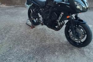 YAMAHA FAZER 600.(S2)