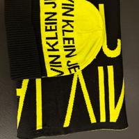 Berretto+sciarpa nera e gialla Calvin Klein Jeans