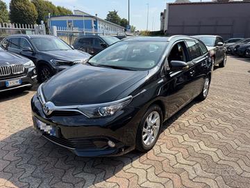 TOYOTA Auris 1.8 Hybrid Business