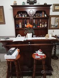 mobile bar con sgabelli 
