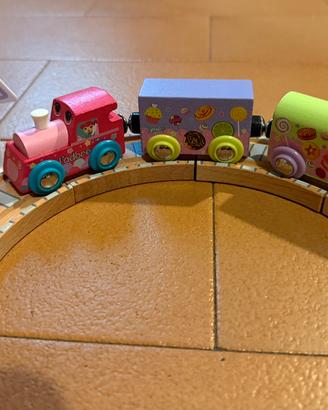 Treno e pista il legno