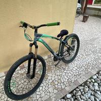 Bicicletta wheelie bike TRATTABILE non esitate